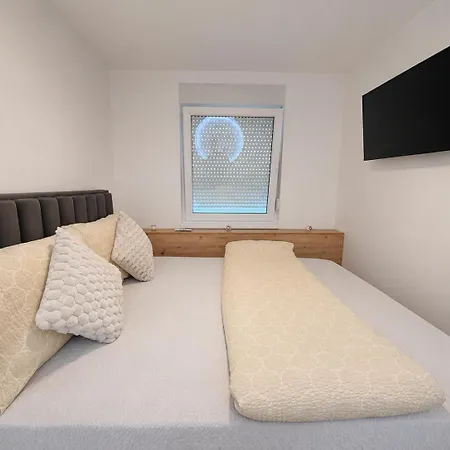 Apartman Luna - *